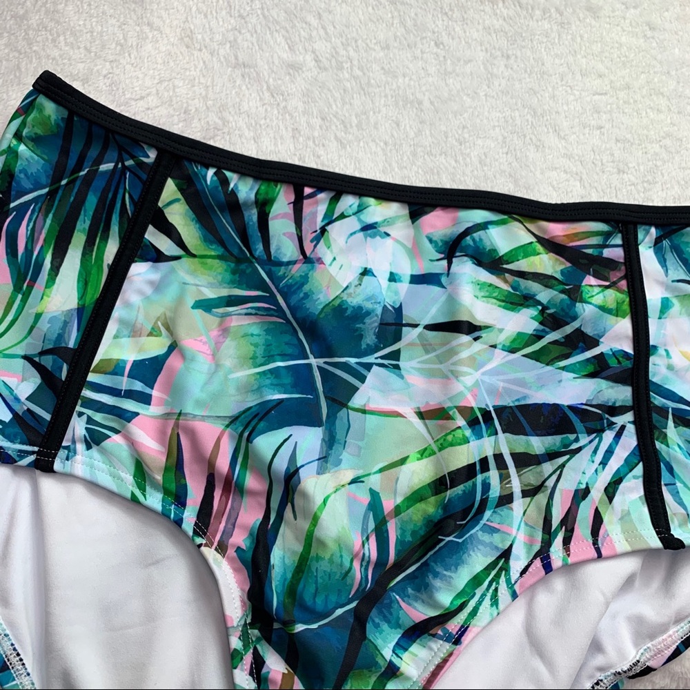 Swimsuits for all - Picture 2 of 6